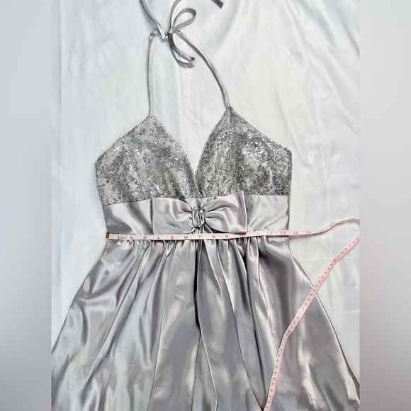 Fiesta Sparkly Glitter Silver Metallic Deep V Halter Mini Homecoming Dress - S - Picture 15 of 16